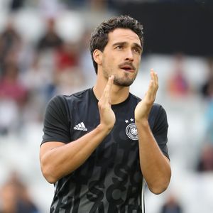 Gesperrter Mats Hummels: Sitzt er im Halbfinale neben Cathy?