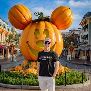 Matt Damon feiert Tochter Gias 18. Geburtstag im Disneyland