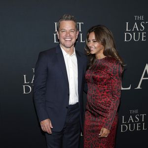 So süß kuschelt Matt Damon mit Ehefrau Luciana auf Mykonos!