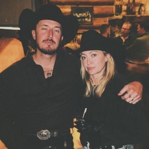 Brandi Cyrus gibt Verlobung mit Matt Southcombe bekannt