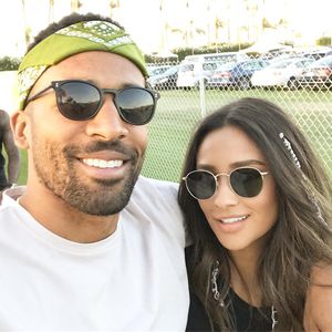 Strafe für Zoff? Shay Mitchell lässt Matte Fake-Bauch tragen