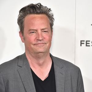 Komplett zerzaust: Matthew Perry sieht total verändert aus!