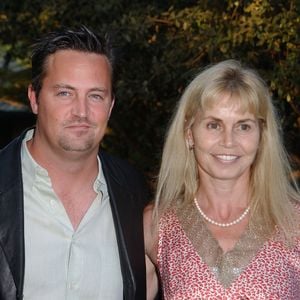 Matthew Perrys Mutter erinnert sich an seine Einsamkeit