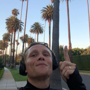 Verdächtig: Trägt Matthias Schweighöfer hier einen Ehering?