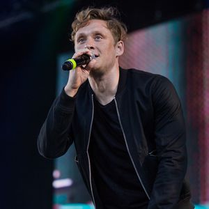 Matthias Schweighöfer feiert Neujahrs-Grillparty