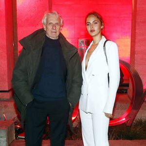 Elena Carrière macht Krebs ihres Vaters Mathieu öffentlich