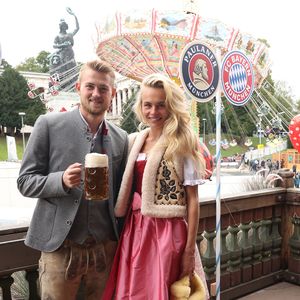 Kurz vor der EM: Matthijs de Ligt heiratete seine Annekee