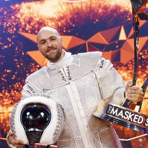 Als "Masked Singer"-Astronaut: Max Mutzke sang beim #FreeESC