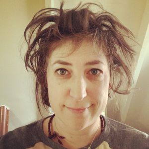 "Big Bang Theory"-Star Mayim Bialik zeigt sich ungeschminkt
