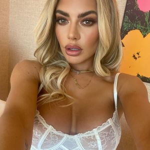Weil sie Stripperin war: Megan Barton-Hansons Mama weinte