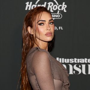 Zwischenfall auf der Kirmes: Megan Fox wird in Zaun gestoßen