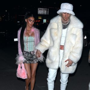 Cool oder trashy? Megan Fox und MGK rocken Fell und Plüsch