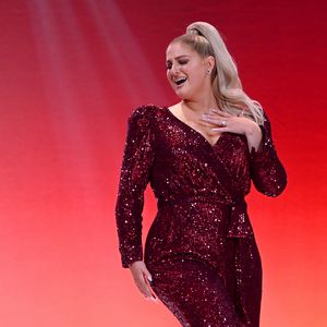Meghan Trainor ist schwanger: So reagierte sie auf Babynews