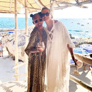 Cocktails & Grinsen: Mel B. feiert wild bei Heidis Hochzeit