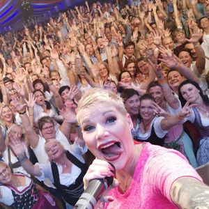 "Mama ist zurück": Melanie Müllers erster Gig nach Geburt