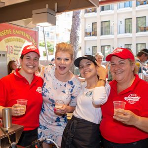 Grillmüller-Update: Melanie Müllers Wurstbude wieder offen