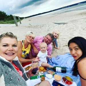 Sohn saß nicht im Wein: Melanie Müller kontert den Mama-Hate