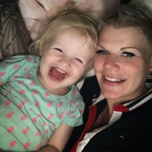 Melanie Müller findet ungewöhnliches Spielzeug für Mia Rose!
