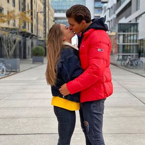 "Love Island"-Tim teilt erstes Kussfoto mit seiner Melina