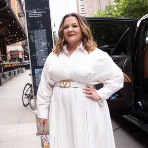 Wow! Melissa McCarthy bezaubert in New York in weißer Robe