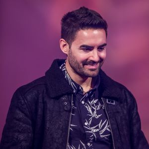 "Freue mich": Menderes unterschreibt Vertrag bei Musiklabel