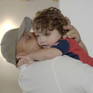 Menowin lebt mit seiner Familie von nur 1.300 Euro im Monat