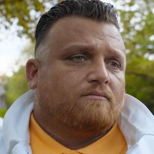 Jahrelang keinen Kontakt: Sitzt Menowins Vater im Knast?