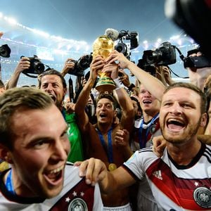 Trotz Rücktritt: So gratuliert der DFB Mesut Özil zum B-Day