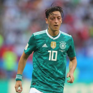 Özil von Fan beschimpft: Das steckt wirklich hinter dem Zoff