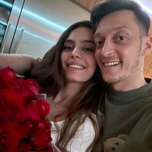 "Liebe meines Lebens": Mesut Özil gratuliert seiner Liebsten