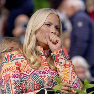 In Sorge um Mette-Marit: Haakon stützt erschöpfte Gattin