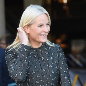 Platsch! Mette-Marit fällt bei einer Kajaktour ins Wasser!