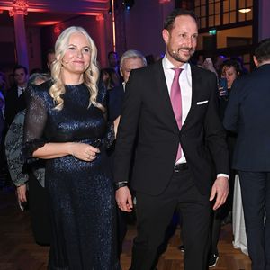 Mette-Marit an Covid erkrankt: Ihr Haakon gibt ein Update!