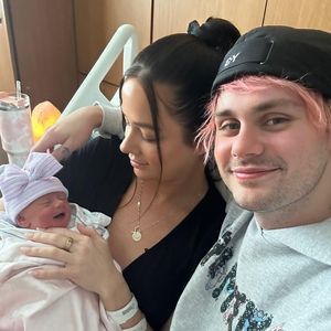 5-SOS-Gitarrist Michael Cliffords Tochter ist auf der Welt!