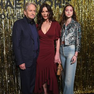 Sein 100. Thanksgiving! Michael Douglas' Vater Kirk so happy