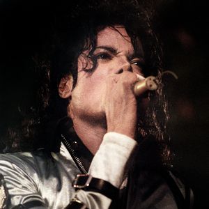 Ist Michael Jackson nicht der biologische Vater seiner Kids?