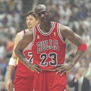 Wurde NBA-Legende Michael Jordan mit einer Pizza vergiftet?