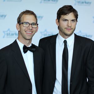 Ashton Kutchers Zwilling wäre mit 13 Jahren fast gestorben!