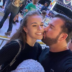 Laura Müller teilt ein neues Turtel-Bild mit dem Wendler