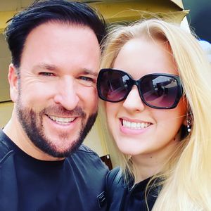 Der Wendler freut sich über Adelines Support im Namenszoff