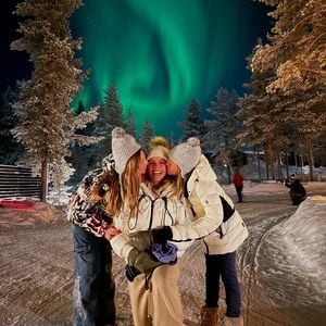 Polarlichter: Michelle Hunziker und Töchter weinen vor Glück