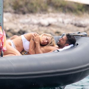 Süß: Michelle Hunziker und Giovanni verschmust bei Bootstrip