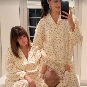 Michelle Keegan teilt seltenes Mutter-Tochter-Pyjama-Selfie