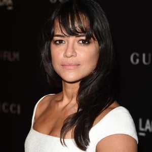Haarige Bescherung: Michelle Rodriguez zeigt Achsel-Busch