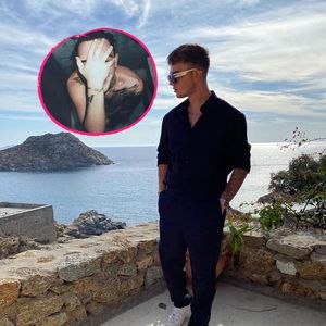 Sexy Anblick: Mike Singer posiert nackt unter der Dusche