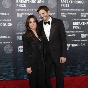 Ashton Kutcher und Mila genießen Familienurlaub in Rom