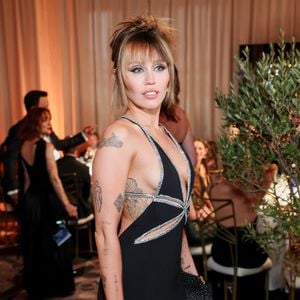 "Muse": Sängerin Miley Cyrus zeigt stolz ihr neuestes Tattoo
