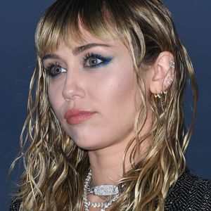 Ex-Veganerin Miley Cyrus weinte beim ersten Fisch nach Diät