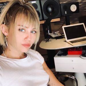Scheidung und Split: Miley Cyrus total inspiriert im Studio