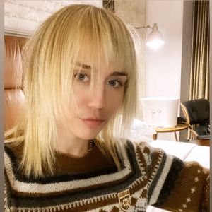 Vokuhila-Alarm: Miley Cyrus überrascht mit neuer Frisur